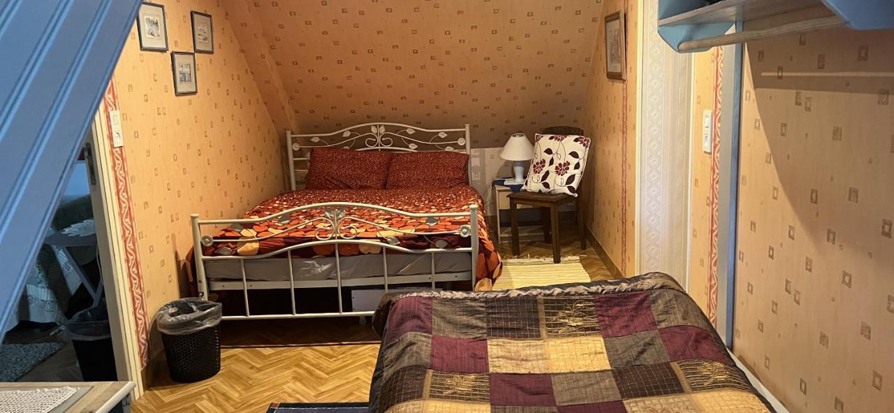 Double & Family Rooms In Tranquility In Blue Saint-Mars-sur-la-Futaie Εξωτερικό φωτογραφία